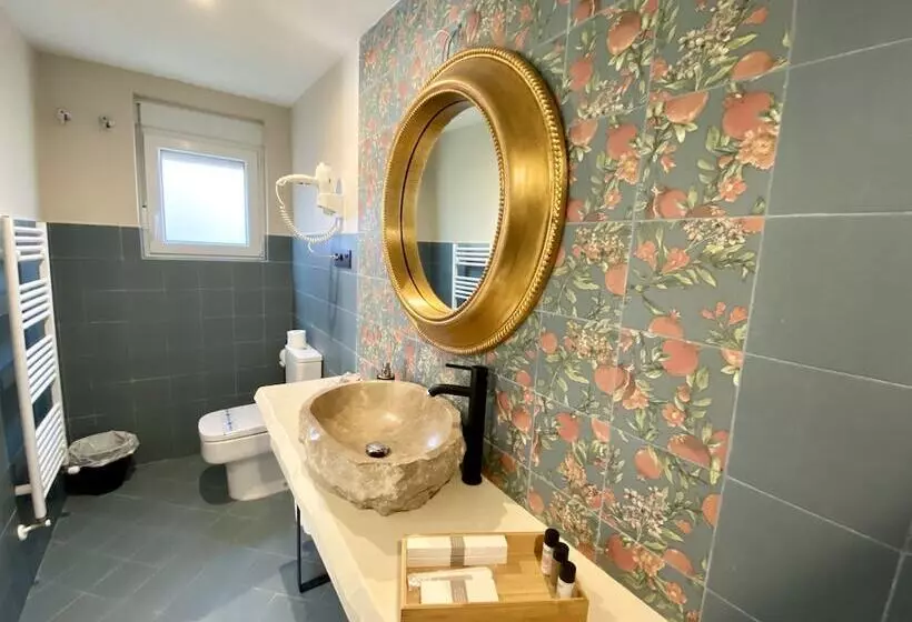 سوییت خانوادگی, Akla Hotel Palacio Torre De Ruesga