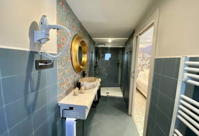 سوییت خانوادگی, Akla Hotel Palacio Torre De Ruesga