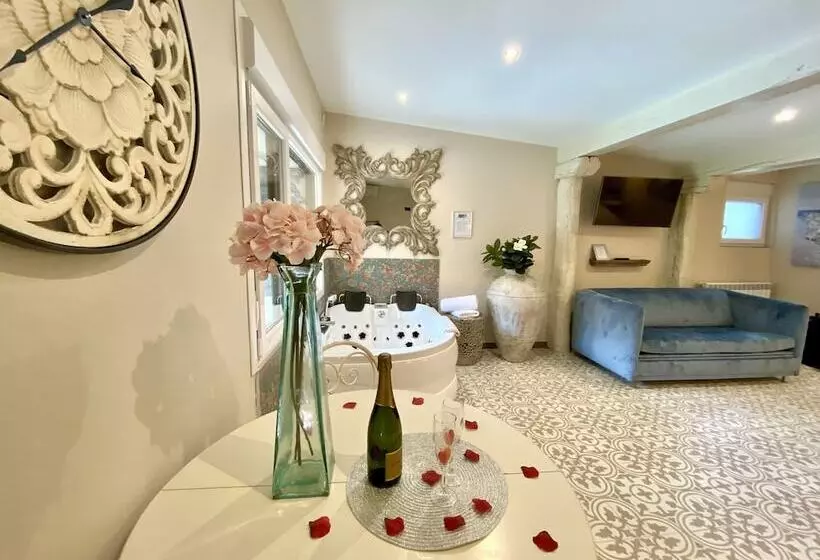 سوییت خانوادگی, Akla Hotel Palacio Torre De Ruesga