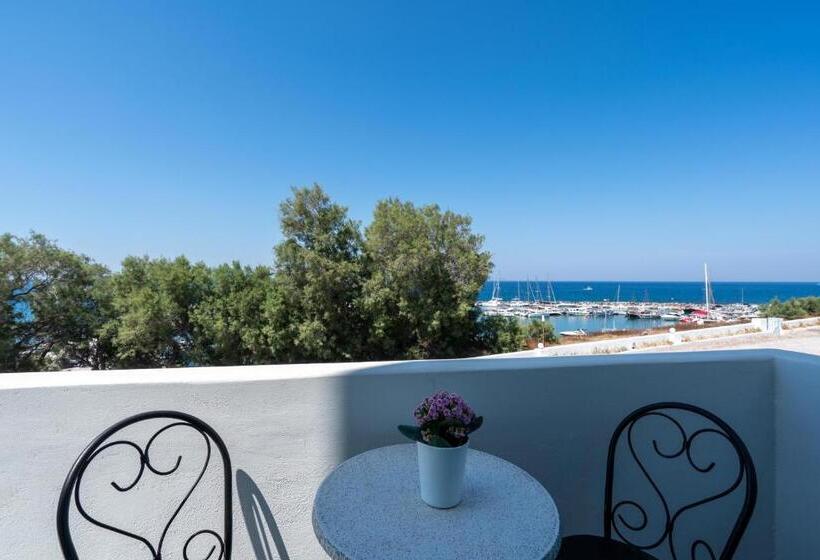 海景标准间带阳台, Porto Villa