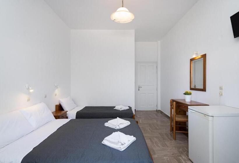 标准三人间, Porto Villa