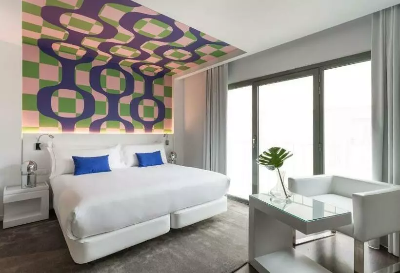 اتاق استاندارد, Room Mate Carla
