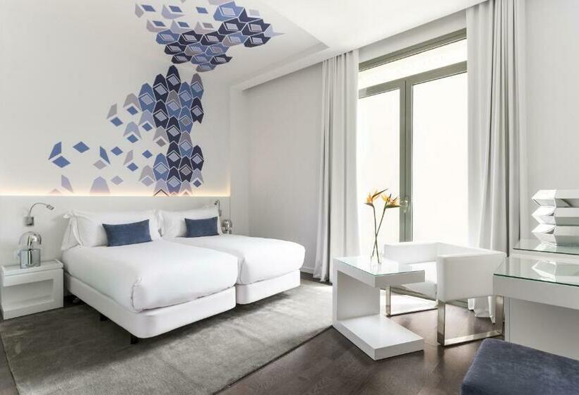 חדר סטנדרט, Room Mate Carla