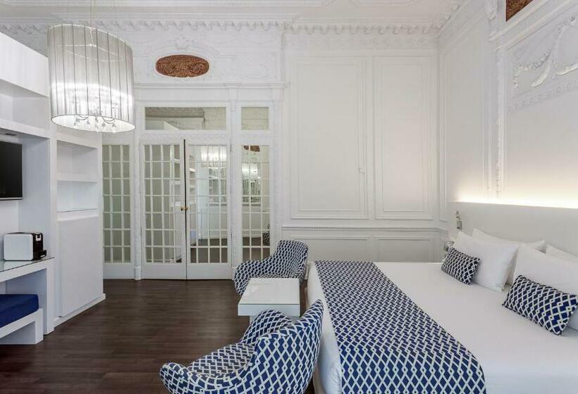 סוויטה, Room Mate Carla