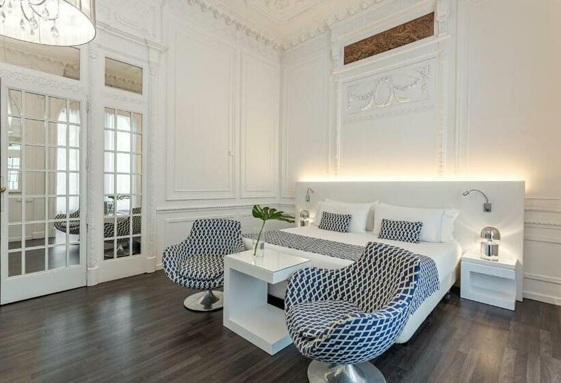 סוויטה, Room Mate Carla