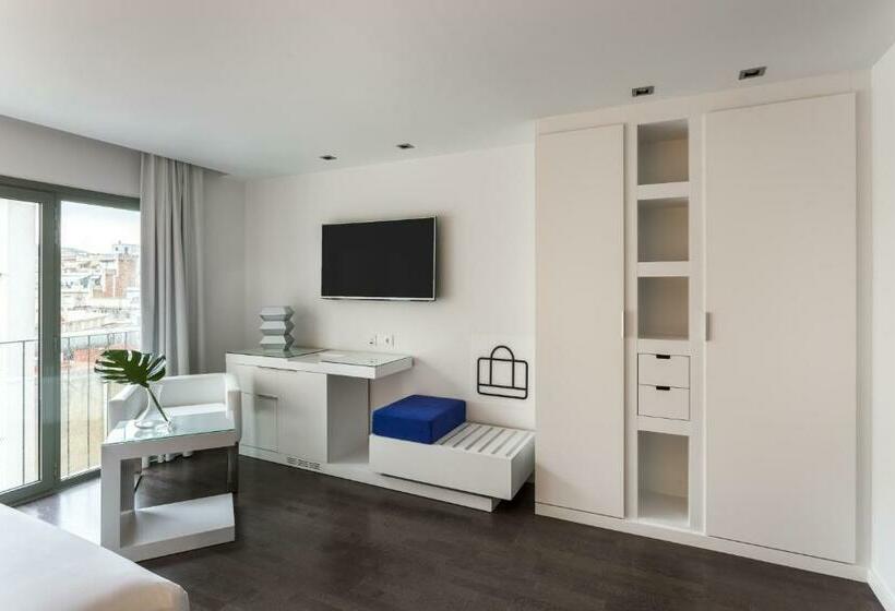 חדר סטנדרט, Room Mate Carla