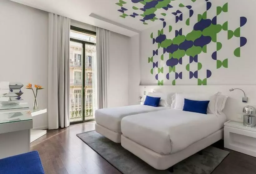 اتاق استاندارد, Room Mate Carla