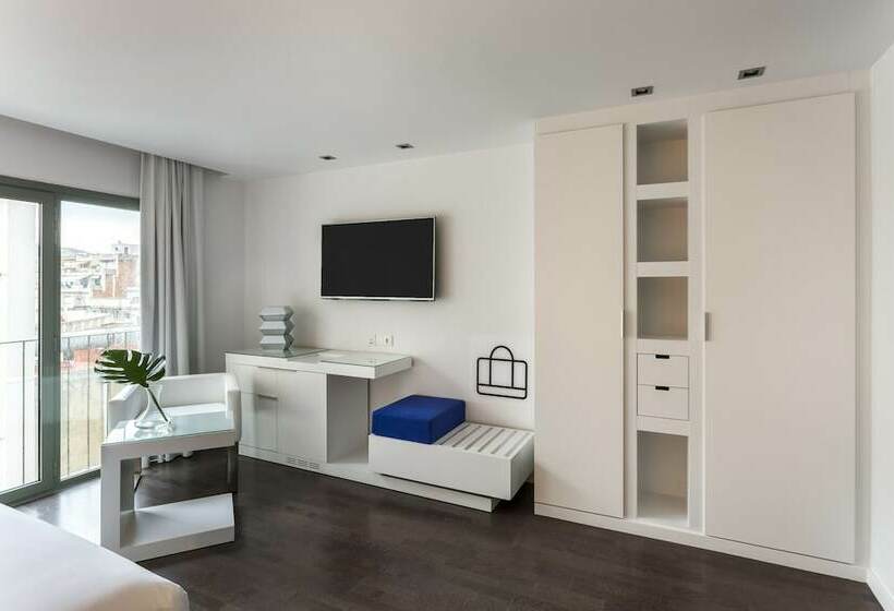 חדר סטנדרט, Room Mate Carla