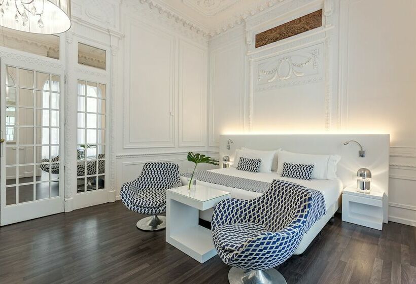 סוויטה, Room Mate Carla