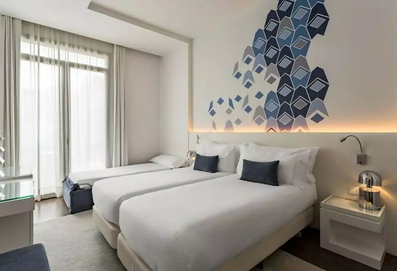 اتاق استاندارد, Room Mate Carla