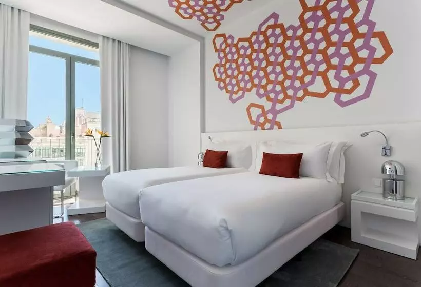 اتاق استاندارد, Room Mate Carla