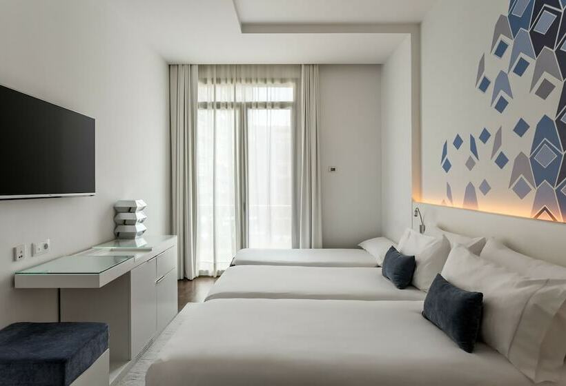 חדר סטנדרט, Room Mate Carla