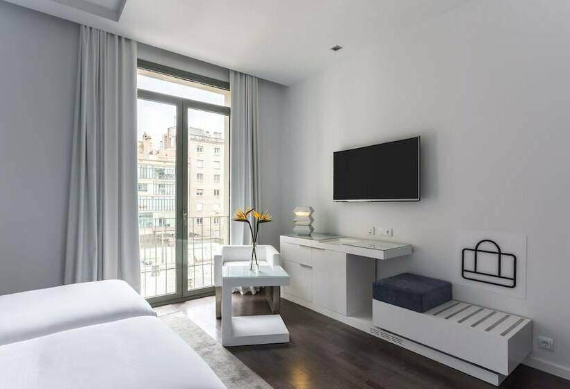 חדר סטנדרט, Room Mate Carla