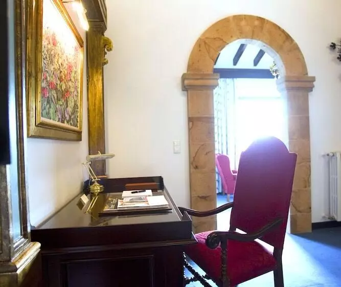 スイート, Nuevo San Román De Escalante