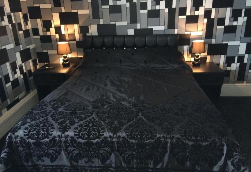 标准单人间, The Carlton