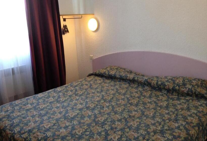 标准单人间, The Carlton