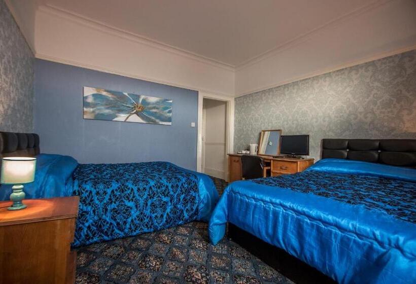 家庭海景房, The Carlton