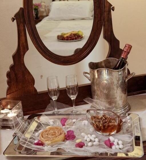 جناح جونيور, Veneto Boutique