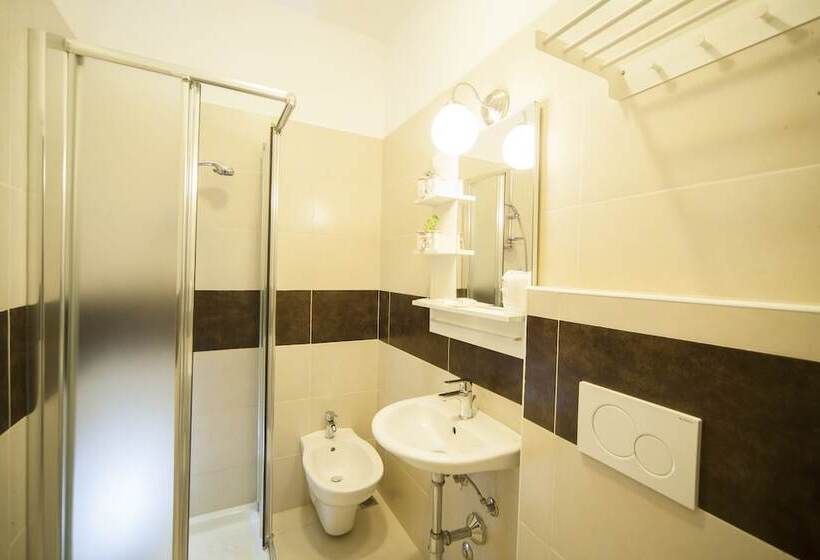 غرفة قياسية ثلاثية, Adria Mare Beach