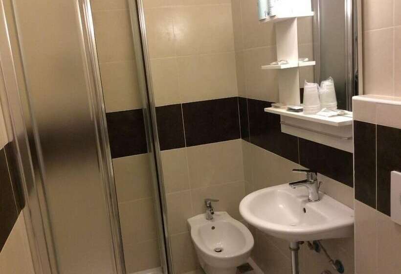 غرفة قياسية رباعية, Adria Mare Beach