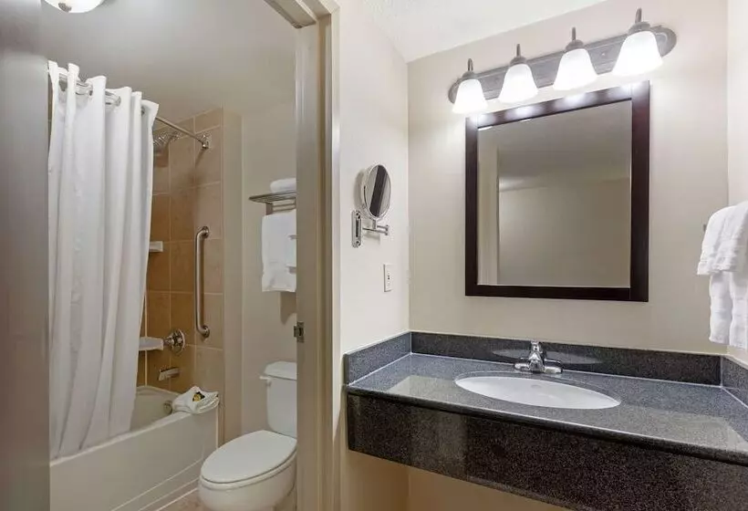 スイート, Best Western Plus Muskoka Inn