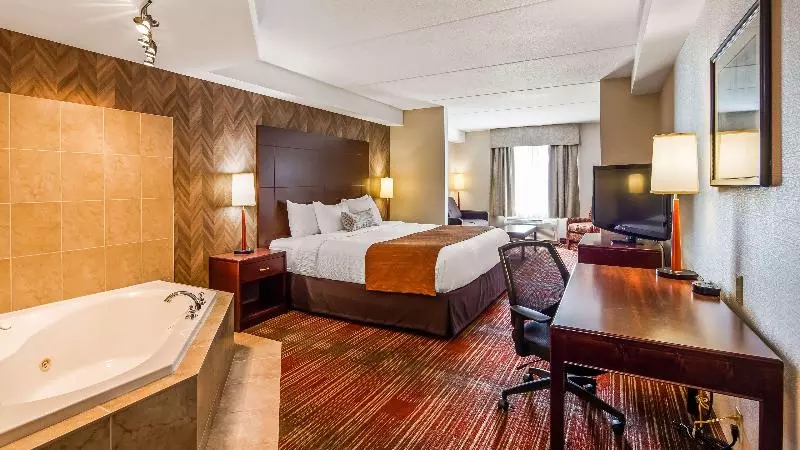 キングサイズベッドのスイートルーム, Best Western Plus Muskoka Inn