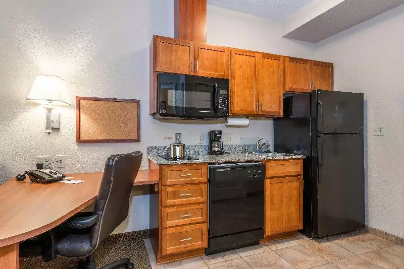 キングサイズベッドのスタンダードルーム, Best Western Plus Muskoka Inn