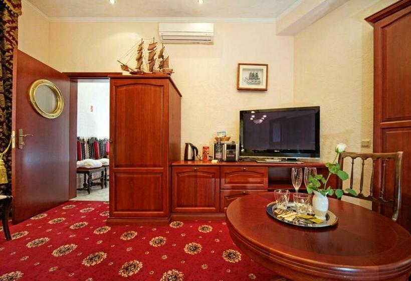 سوییت, Boutique Hotel Monte Kristo