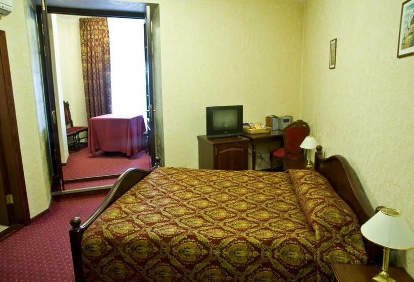 سوئیت جونیور با ماساژ آبی, Boutique Hotel Monte Kristo