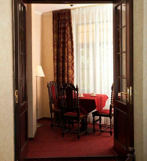 سوئیت جونیور با ماساژ آبی, Boutique Hotel Monte Kristo