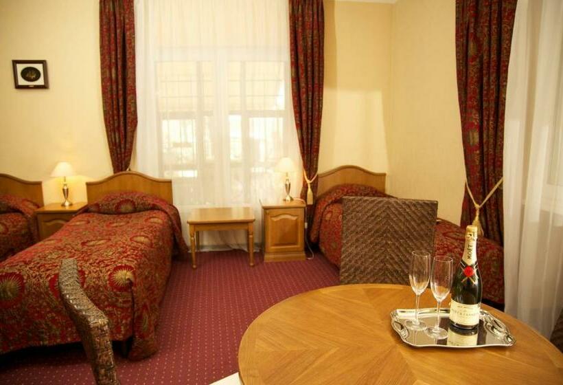 اتاق استاندارد سه نفره, Boutique Hotel Monte Kristo