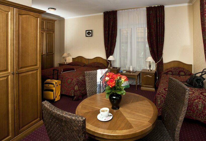 اتاق استاندارد سه نفره, Boutique Hotel Monte Kristo