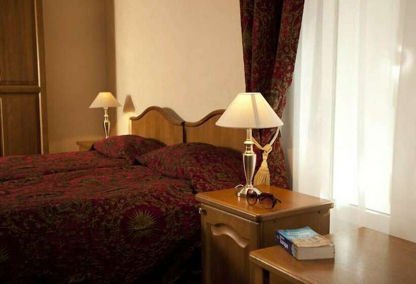 اتاق استاندارد سه نفره, Boutique Hotel Monte Kristo