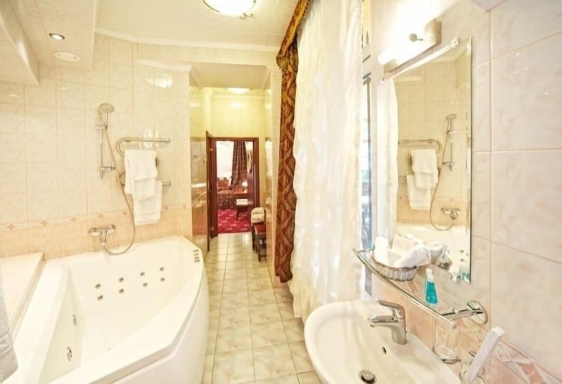 سوییت, Boutique Hotel Monte Kristo