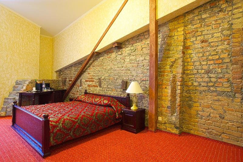 سوئیت جونیور با ماساژ آبی, Boutique Hotel Monte Kristo