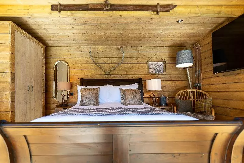 سوییت, Clementine S Guest House
