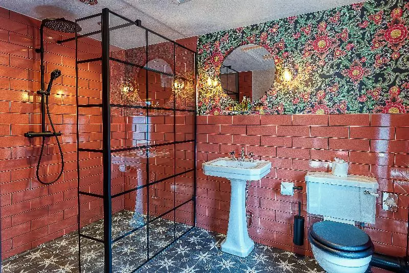 اتاق لوکس, Clementine S Guest House