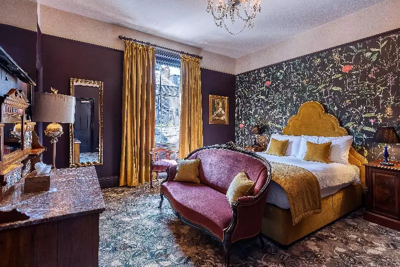 اتاق لوکس, Clementine S Guest House