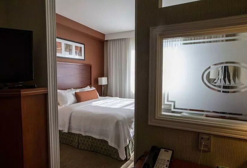سوئیت جونیور با چشم‌انداز, Courtyard By Marriott St. John S Newfoundland