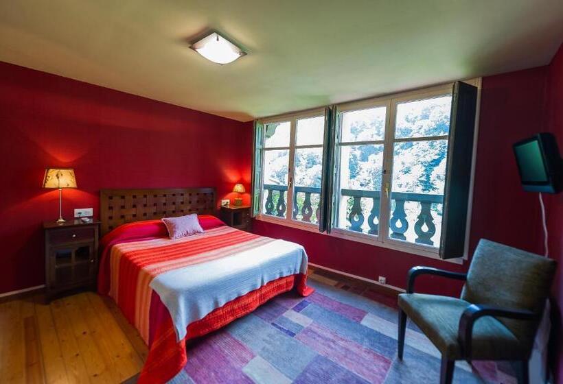 غرفة قياسية رباعية, Del Alto Sella