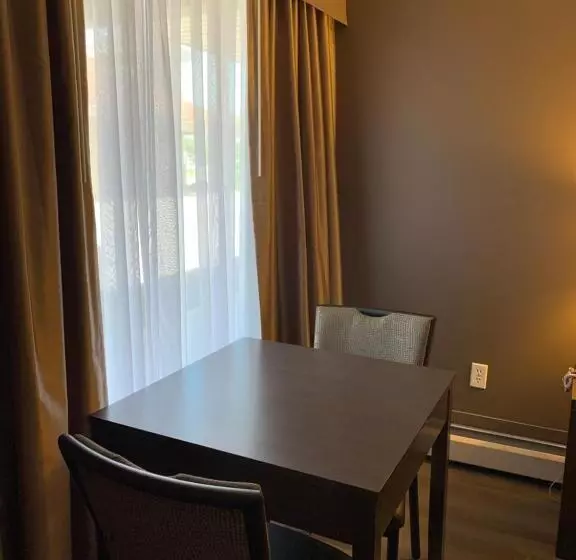スタンダードルーム, Econo Lodge Inn & Suites