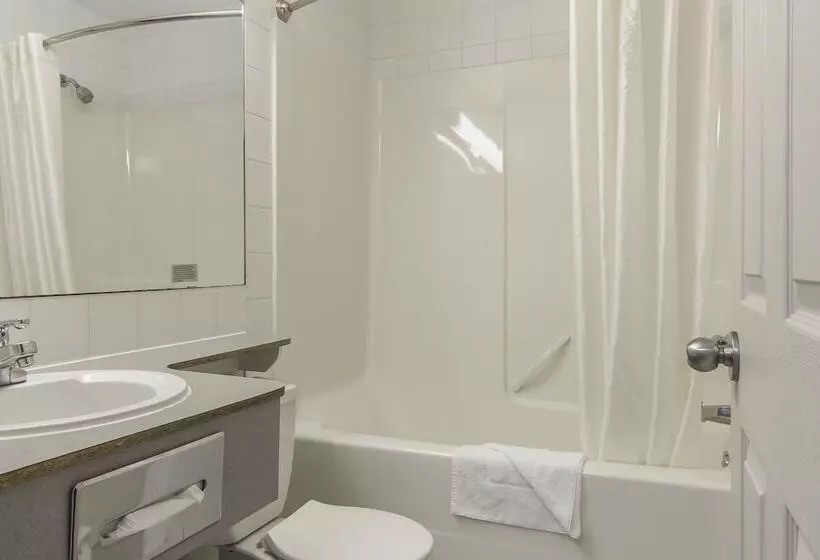 スーペリアールーム, Econo Lodge Inn & Suites