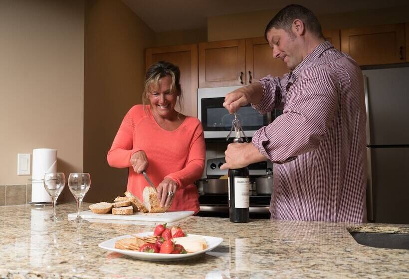 스위트, Falcon Crest Lodge By Clique