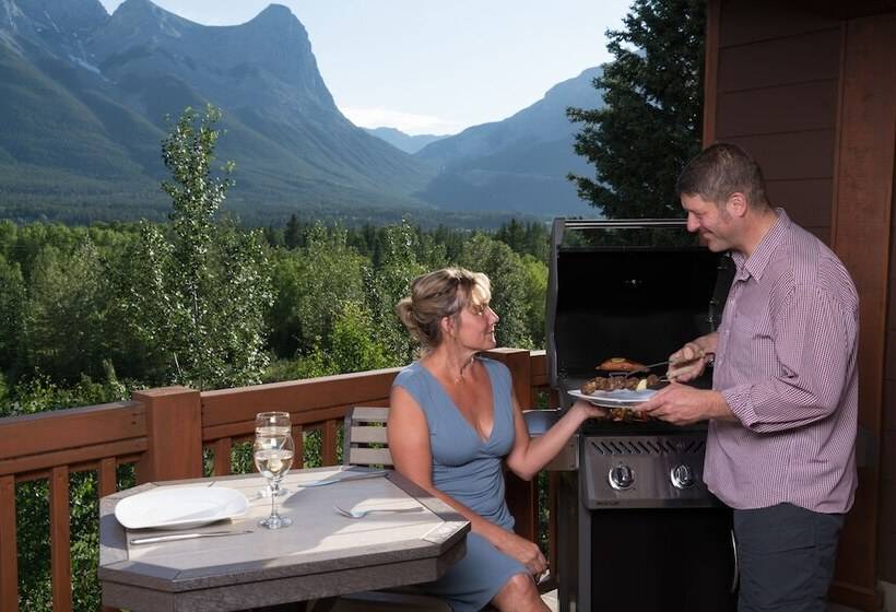 스위트, Falcon Crest Lodge By Clique