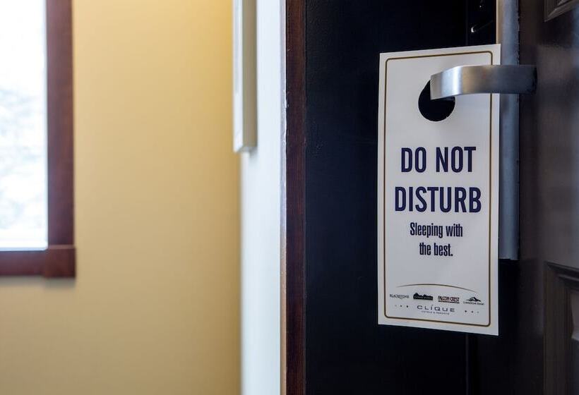 디럭스 룸, Falcon Crest Lodge By Clique