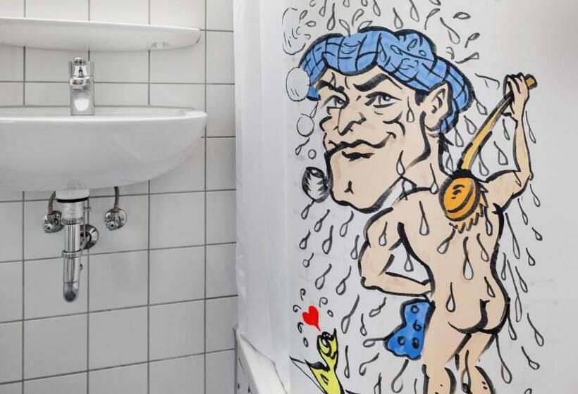 Quarto Triplo Estandar, Gasteresidenz Pelikanviertel
