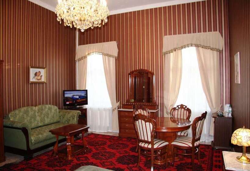 标准工作室, Giuseppe