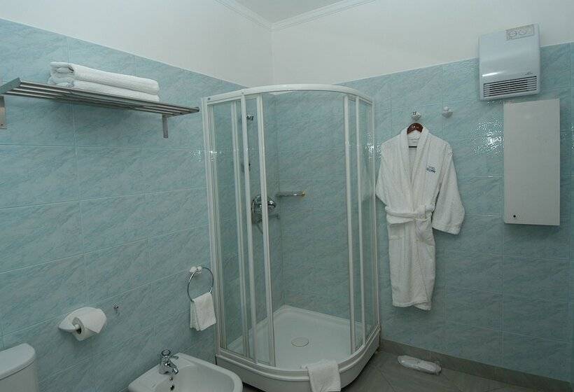 标准工作室, Giuseppe