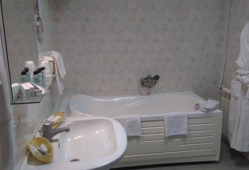 带2个卧室的套房, Giuseppe