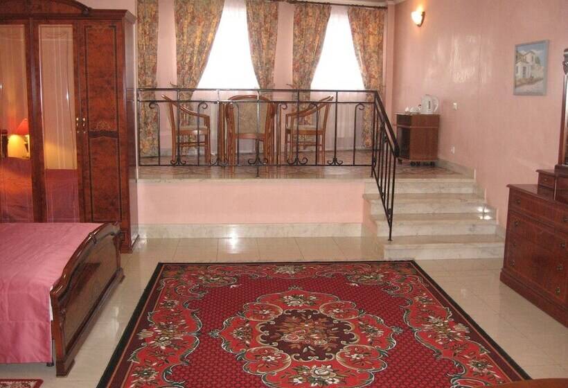 标准工作室, Giuseppe